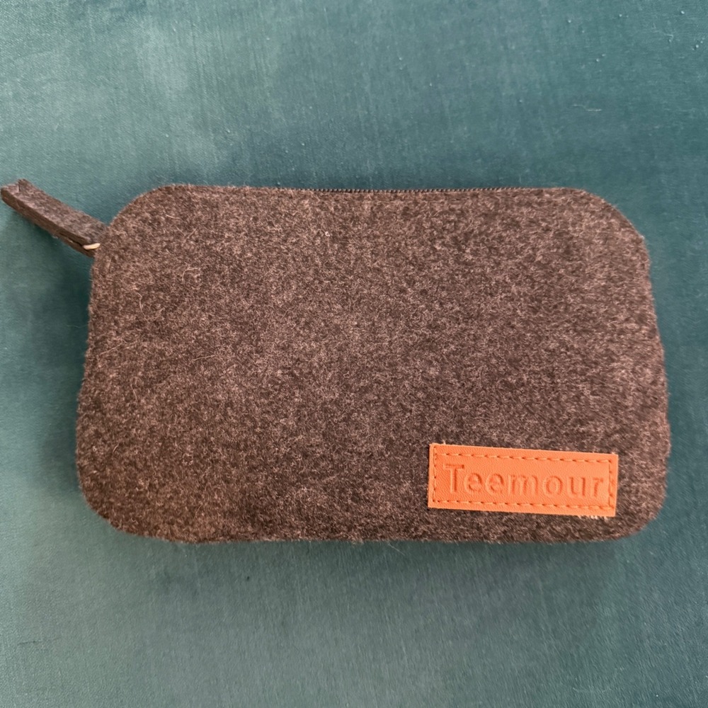 Teemour Gray Felt Zippered Pouch Tech Accessory Case Organizer